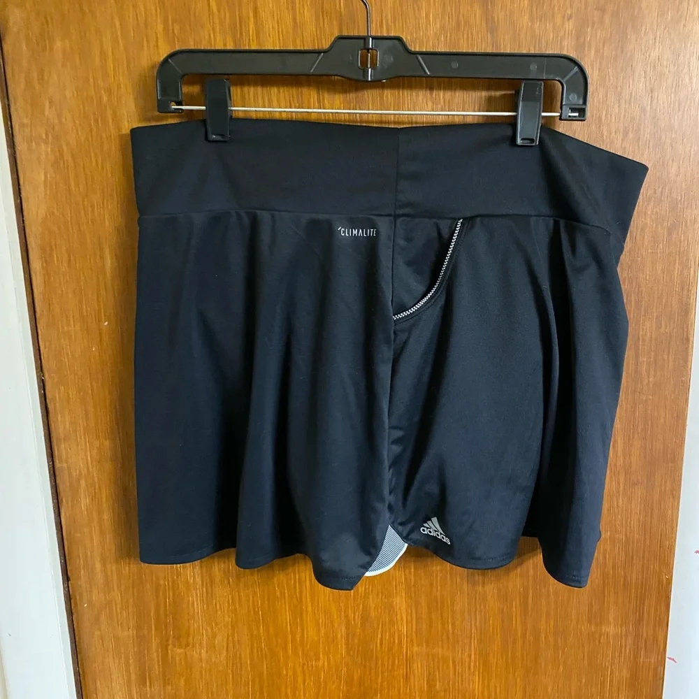Ladies black Adidas tennis skort in EUC size XL - Picture 12 of 13